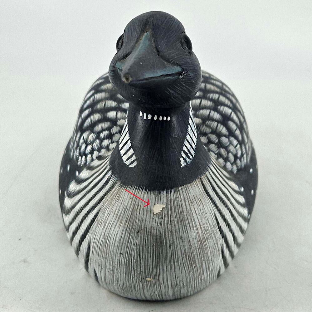Vintage carved wood Hand Painted Common Loon Figurine w glass eyes - Picture 2 of 5